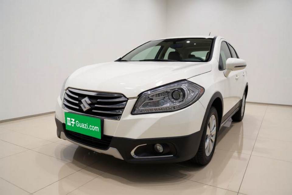 Suzuki S-Cross 2015