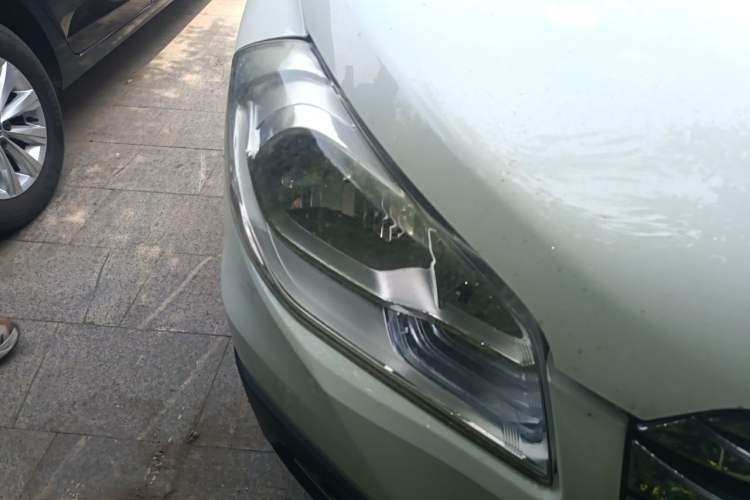 Used Suzuki S-Cross 2015 1.6L CVT Two-Wheel Drive Entry-Level Trim Right Front Headlight