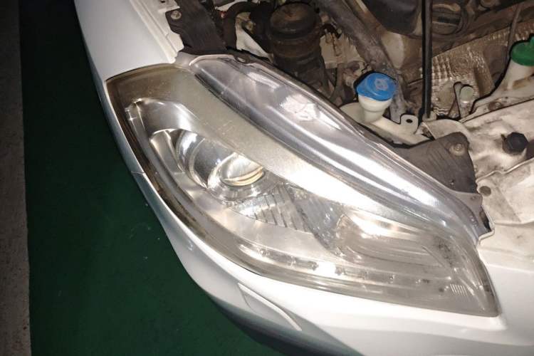 Used Suzuki S-Cross 2015 1.6L CVT Two-Wheel Drive Elite Version Right Front Headlight