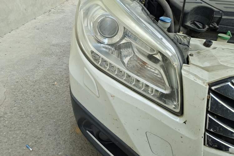 Used Suzuki S-Cross 2015 1.6L CVT Two-Wheel Drive Elite Version Right Front Headlight