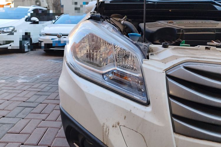 Used Suzuki S-Cross 2015 1.6L CVT Two-Wheel Drive Entry-Level Trim Right Front Headlight