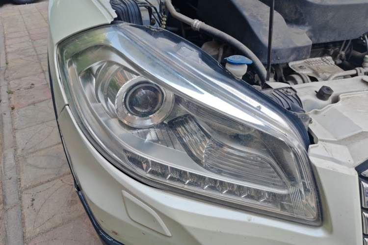 Used Suzuki S-Cross 2015 1.4T Automatic Two-Wheel Drive Prestige Model Right Front Headlight