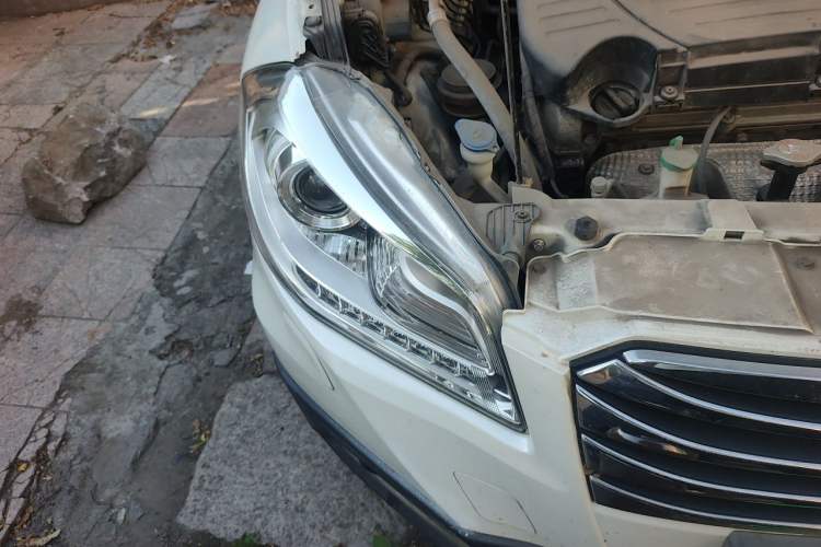 Used Suzuki S-Cross 2015 1.6L CVT Two-Wheel Drive Elite Version Right Front Headlight