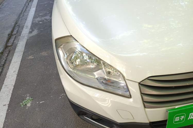 Used Suzuki S-Cross 2015 1.6L Manual Two-Wheel Drive Entry Model Right Front Headlight