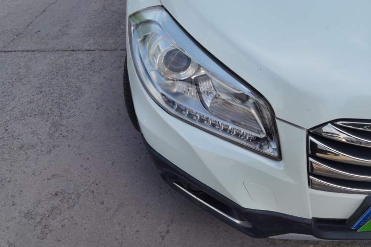 Used Suzuki S-Cross 2015 1.4T Automatic Two-Wheel Drive Prestige Model Right Front Headlight