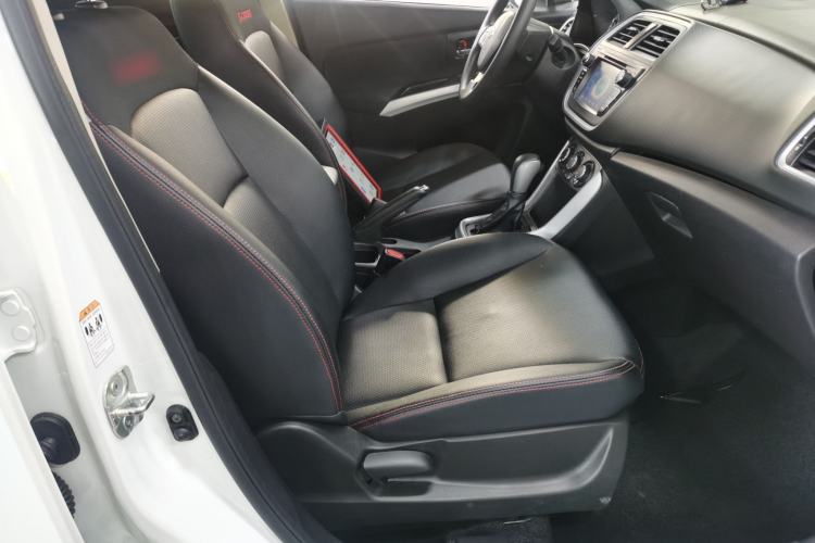 Used Suzuki S-Cross 2015 1.6L CVT Two-Wheel Drive Entry-Level Trim Right Front Seat