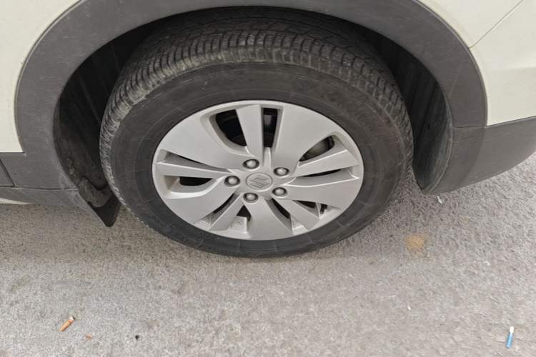 Used Suzuki S-Cross 2015 1.6L CVT Two-Wheel Drive Elite Version Right Front Wheel Hub