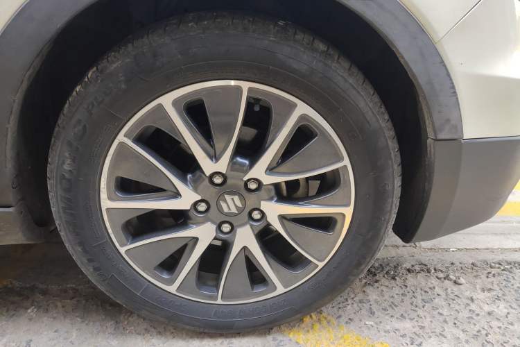 Used Suzuki S-Cross 2015 1.4T Automatic Two-Wheel Drive Prestige Model Right Front Wheel Hub