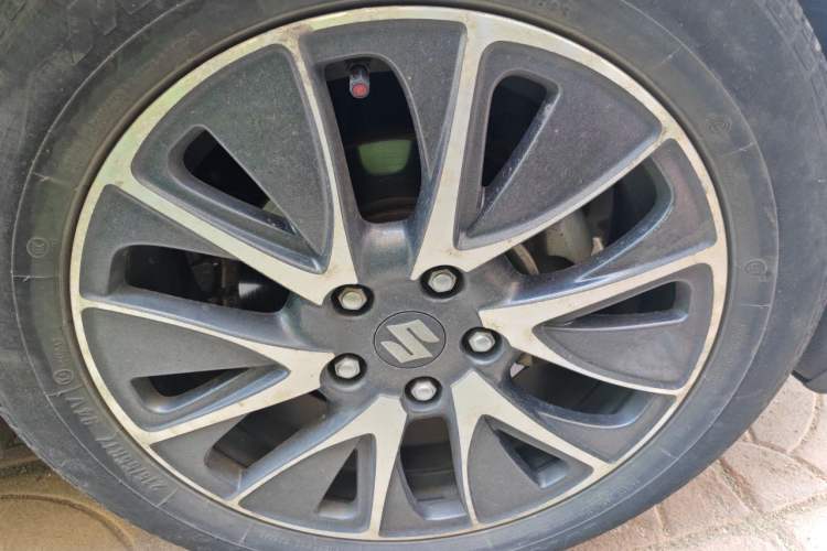 Used Suzuki S-Cross 2015 1.4T Automatic Two-Wheel Drive Prestige Model Right Front Wheel Hub