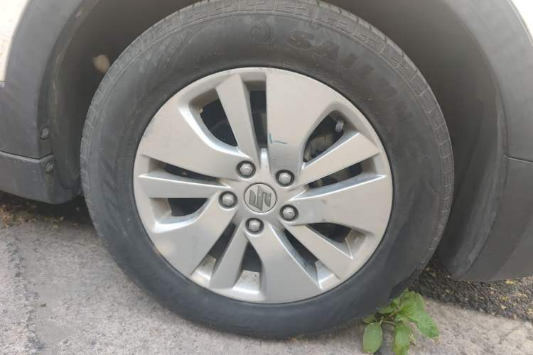 Used Suzuki S-Cross 2015 1.6L CVT Two-Wheel Drive Elite Version Right Front Wheel Hub