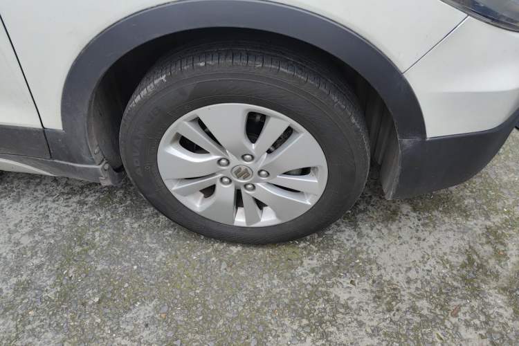 Used Suzuki S-Cross 2015 1.6L CVT Two-Wheel Drive Elite Version Right Front Wheel Hub