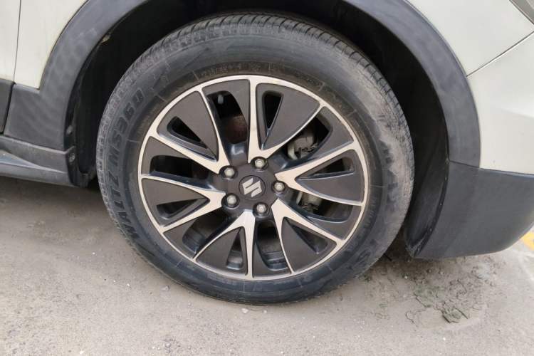 Used Suzuki S-Cross 2015 1.4T Manual Two-Wheel Drive Prestige Model Right Front Wheel Hub