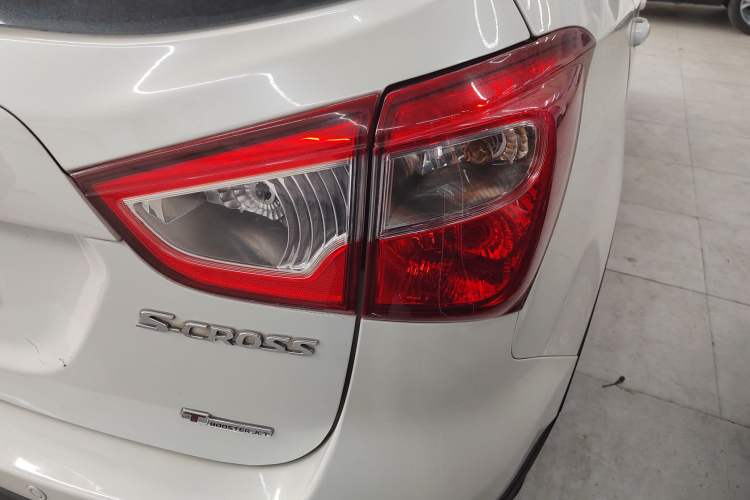 Used Suzuki S-Cross 2015 1.4T Manual Two-Wheel Drive Prestige Model Right Rear Taillight