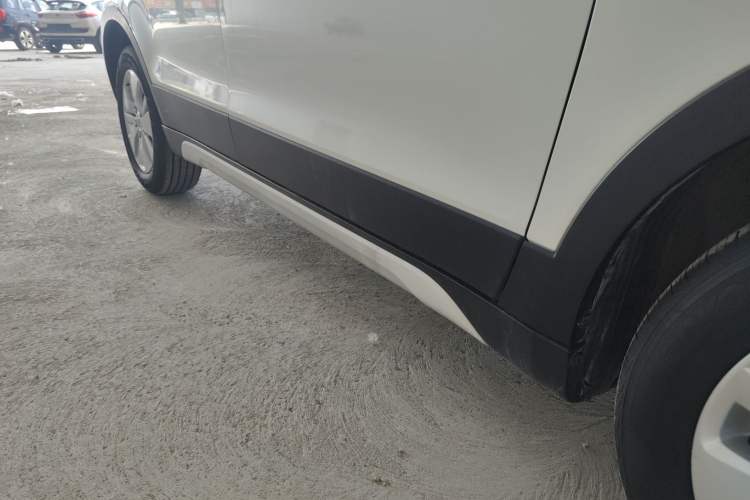 Used Suzuki S-Cross 2015 1.6L CVT Two-Wheel Drive Elite Version Right Side Sill