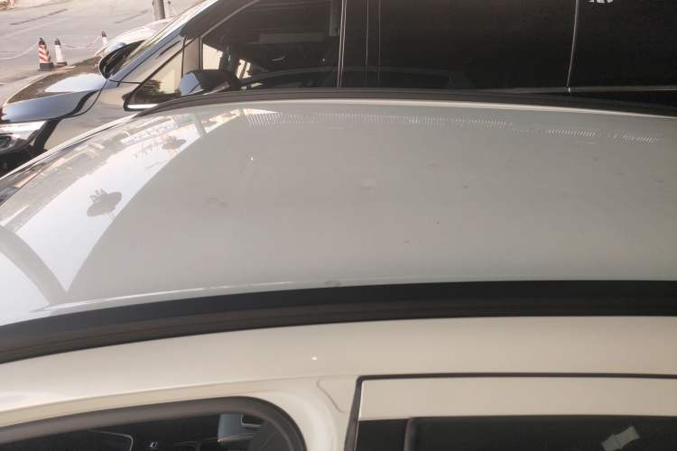 Used Suzuki S-Cross 2015 1.6L CVT Two-Wheel Drive Entry-Level Trim Roof