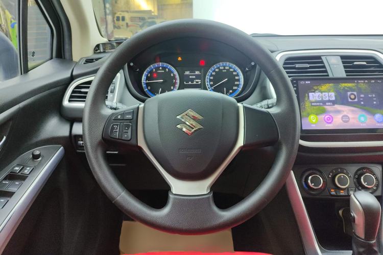 Used Suzuki S-Cross 2015 1.6L CVT Two-Wheel Drive Entry-Level Trim Steering Wheel