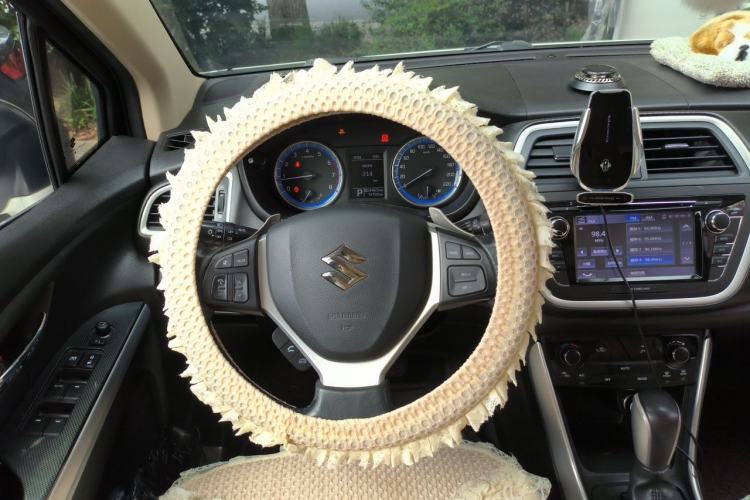 Used Suzuki S-Cross 2015 1.6L CVT Two-Wheel Drive Elite Version Steering Wheel