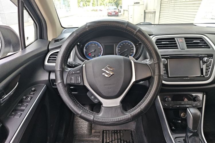 Used Suzuki S-Cross 2015 1.6L CVT Two-Wheel Drive Elite Version Steering Wheel