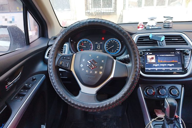 Used Suzuki S-Cross 2015 1.6L CVT Two-Wheel Drive Entry-Level Trim Steering Wheel