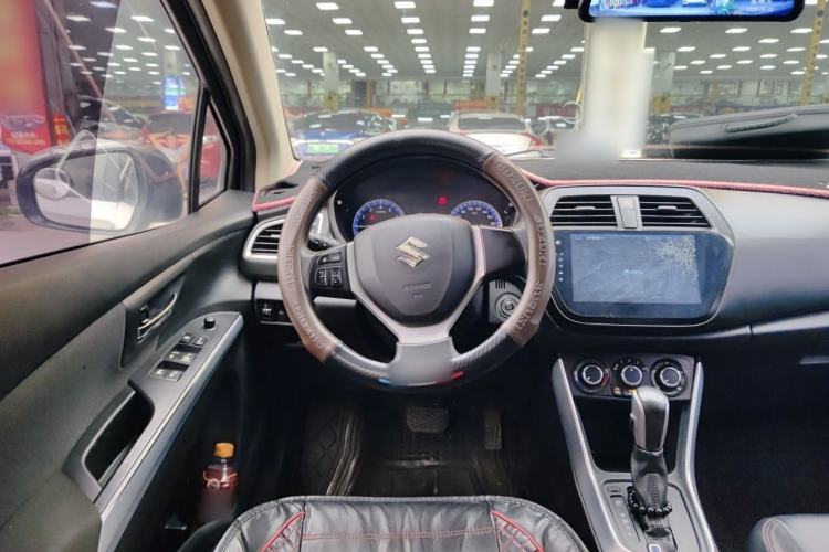 Used Suzuki S-Cross 2015 1.6L CVT Two-Wheel Drive Entry-Level Trim Steering Wheel