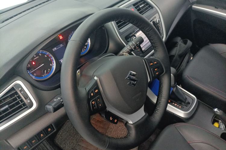 Used Suzuki S-Cross 2015 1.4T Automatic Two-Wheel Drive Prestige Model Steering Wheel