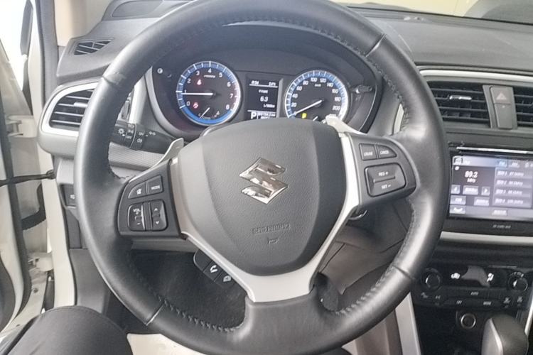 Used Suzuki S-Cross 2015 1.4T Automatic Two-Wheel Drive Prestige Model Steering Wheel
