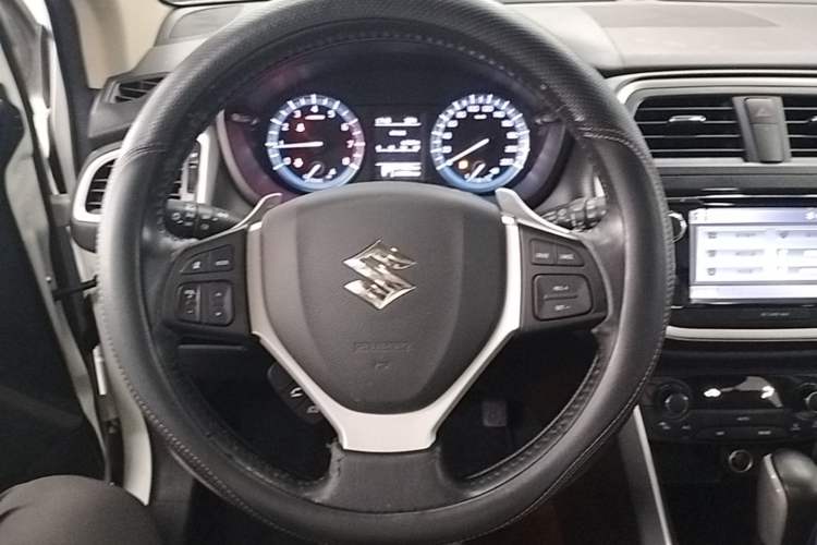 Used Suzuki S-Cross 2015 1.4T Automatic Two-Wheel Drive Prestige Model Steering Wheel