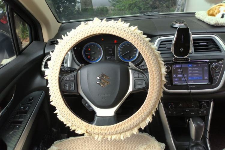 Used Suzuki S-Cross 2015 1.6L CVT Two-Wheel Drive Elite Version Steering Wheel