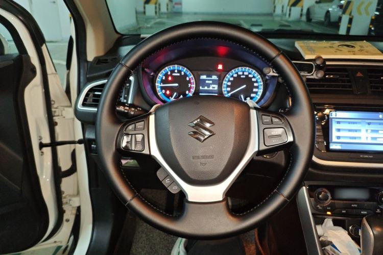 Used Suzuki S-Cross 2015 1.4T Automatic Two-Wheel Drive Prestige Model Steering Wheel