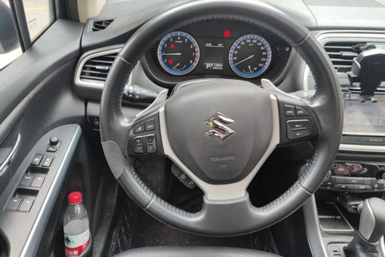 Used Suzuki S-Cross 2015 1.6L CVT Two-Wheel Drive Elite Version Steering Wheel