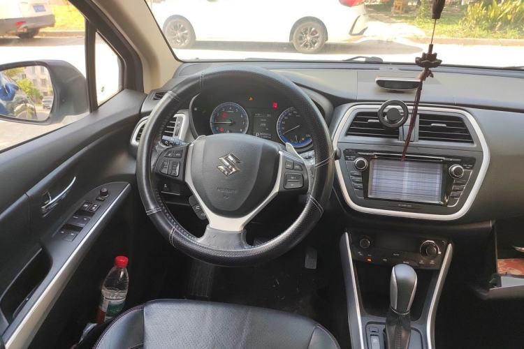 Used Suzuki S-Cross 2015 1.6L CVT Two-Wheel Drive Elite Version Steering Wheel
