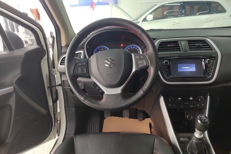 Used Suzuki S-Cross 2015 1.4T Manual Two-Wheel Drive Prestige Model Steering Wheel