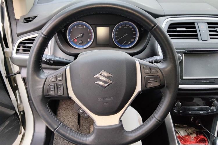 Used Suzuki S-Cross 2015 1.4T Manual Two-Wheel Drive Prestige Model Steering Wheel