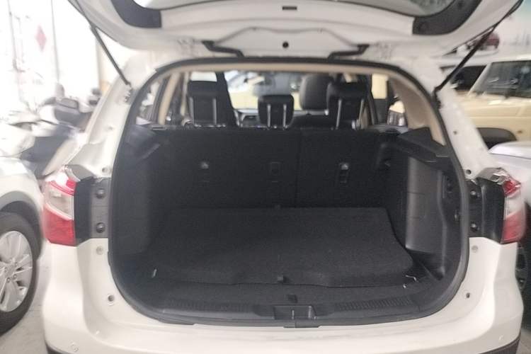 Used Suzuki S-Cross 2015 1.4T Automatic Two-Wheel Drive Prestige Model Trunk