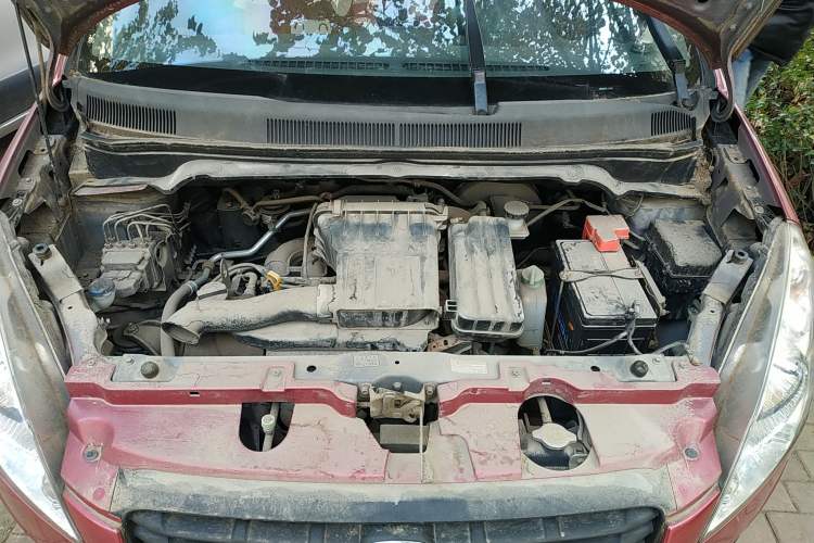 Used Suzuki Splash 2012 1.4 VVT Deluxe Edition Engine Bay