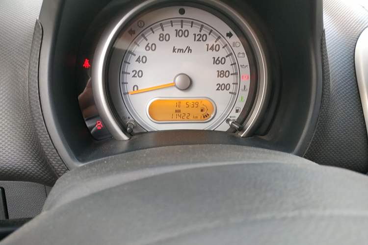Used Suzuki Splash 2012 1.4 VVT Deluxe Edition Odometer Close Up