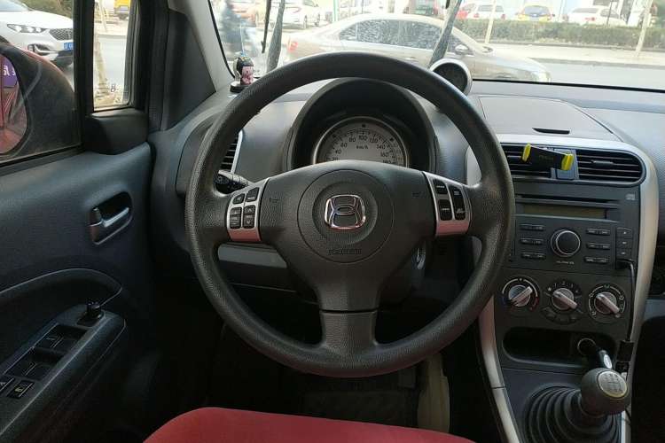 Used Suzuki Splash 2012 1.4 VVT Deluxe Edition Steering Wheel