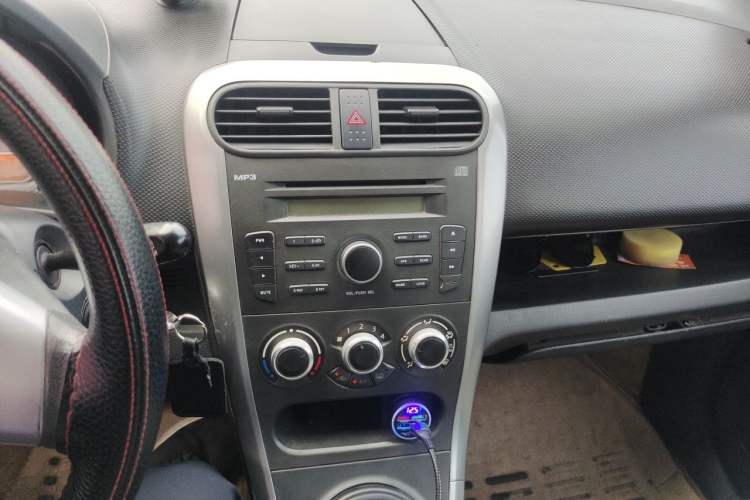 Used Suzuki Splash 2012 1.4L Luxury Model Audio And AC Panel