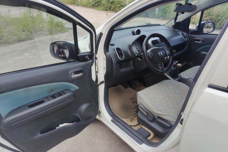 Used Suzuki Splash 2012 1.4L Luxury Model Driver Seat