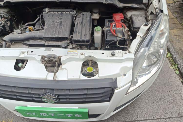 Used Suzuki Splash 2012 1.4 VVT Deluxe Edition Engine Bay Left