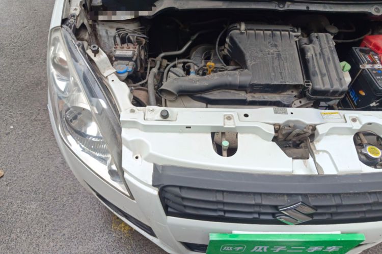 Used Suzuki Splash 2012 1.4 VVT Deluxe Edition Engine Bay Right