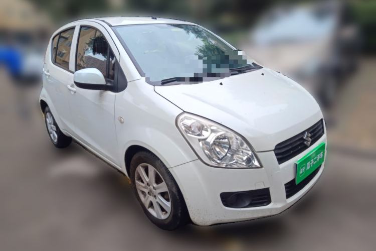 Used Suzuki Splash 2012 1.4 VVT Deluxe Edition Front Right 45 Deg