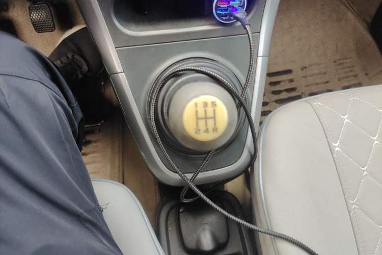 Used Suzuki Splash 2012 1.4L Luxury Model Gear Lever
