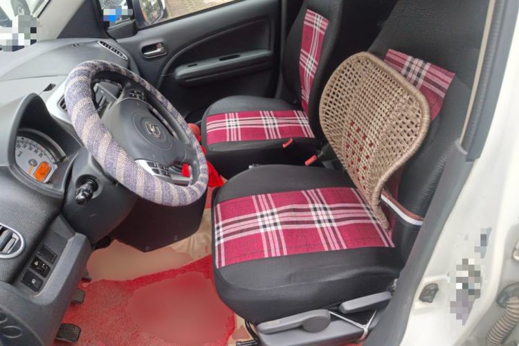 Used Suzuki Splash 2012 1.4 VVT Deluxe Edition Left Front Seat