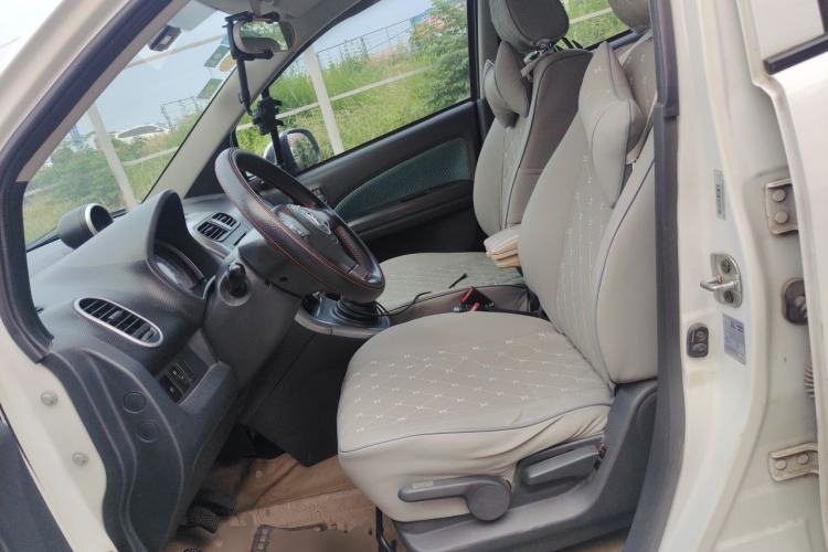 Used Suzuki Splash 2012 1.4L Luxury Model Left Front Seat