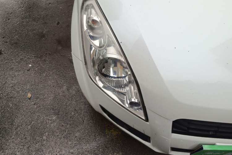 Used Suzuki Splash 2012 1.4 VVT Deluxe Edition Right Front Headlight