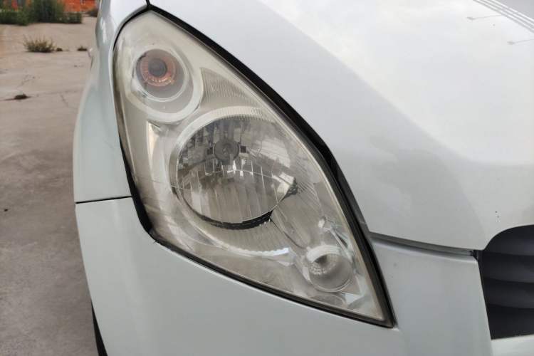 Used Suzuki Splash 2012 1.4L Luxury Model Right Front Headlight