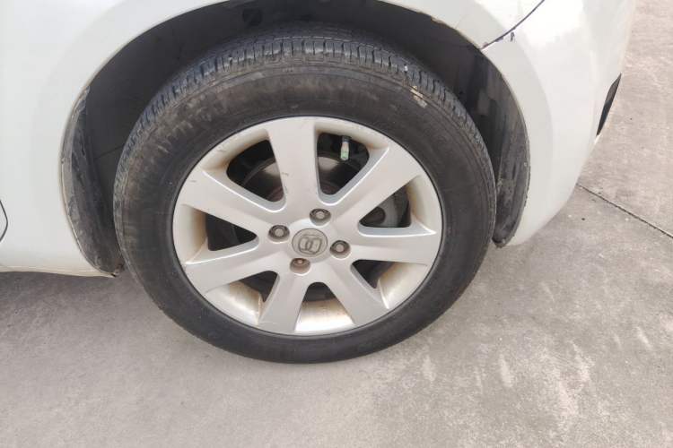 Used Suzuki Splash 2012 1.4L Luxury Model Right Front Wheel Hub