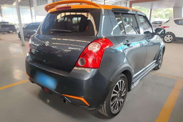 Used Suzuki Swift 2016 1.5L Automatic Fashionable Coolplay Edition Exterior 5