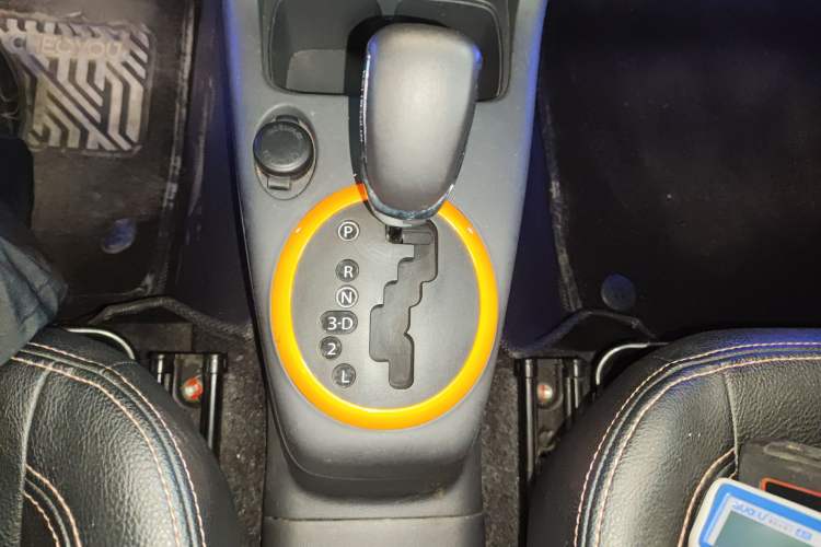 Used Suzuki Swift 2016 1.5L Automatic Fashionable Coolplay Edition Gear Lever